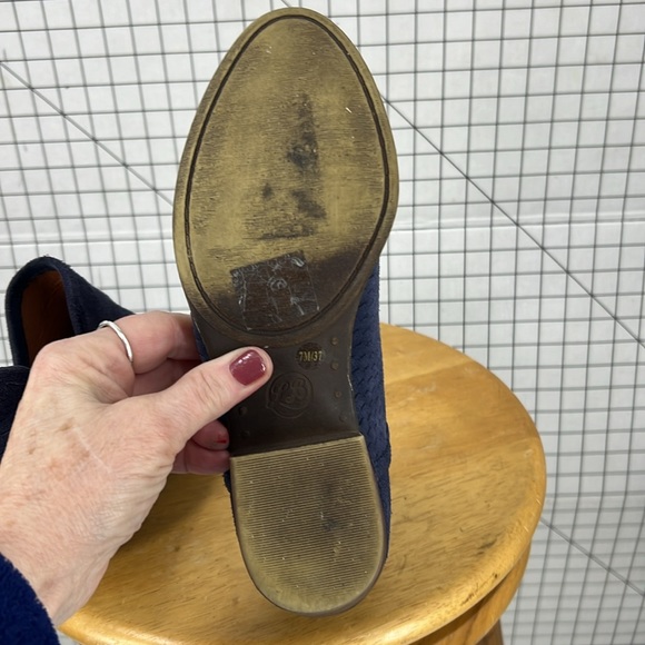 LUCKY BRAND
Baley blue suede Perforated Chop Out Booties 7 - Picture 5 of 12